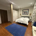 La Casa Del Tejado *
