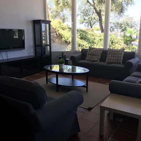 La Casa Del Tejado *