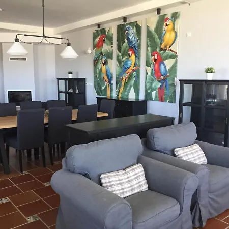 La Casa Del Tejado *