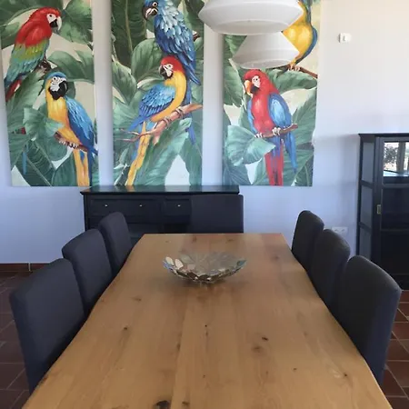 La Casa Del Tejado