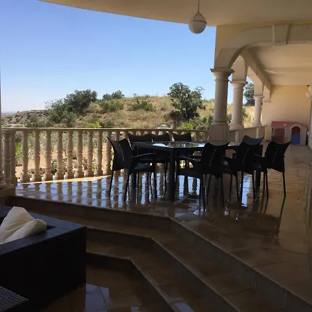 La Casa Del Tejado